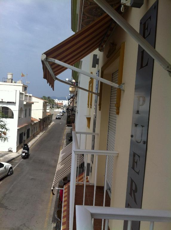 Hostal El Puerto Калета Де Велес Екстериор снимка