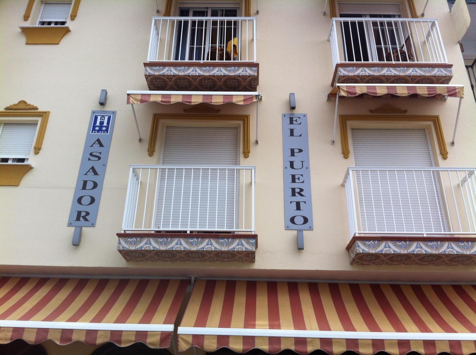 Hostal El Puerto Калета Де Велес Екстериор снимка
