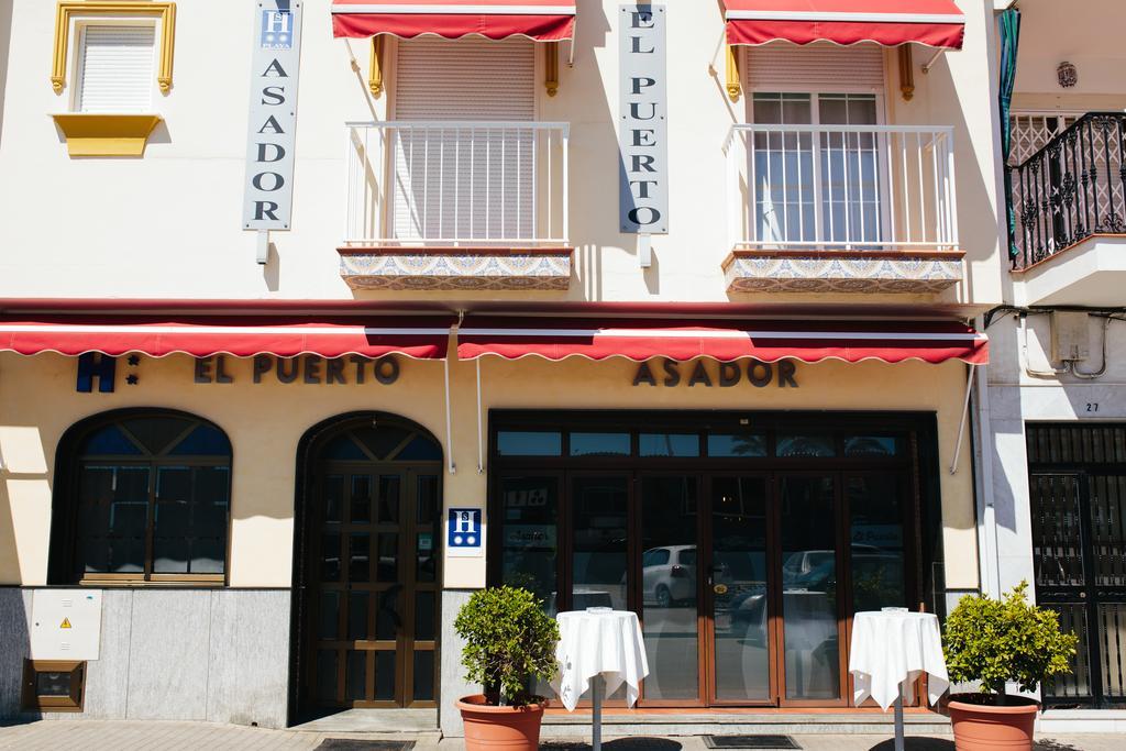 Hostal El Puerto Калета Де Велес Екстериор снимка