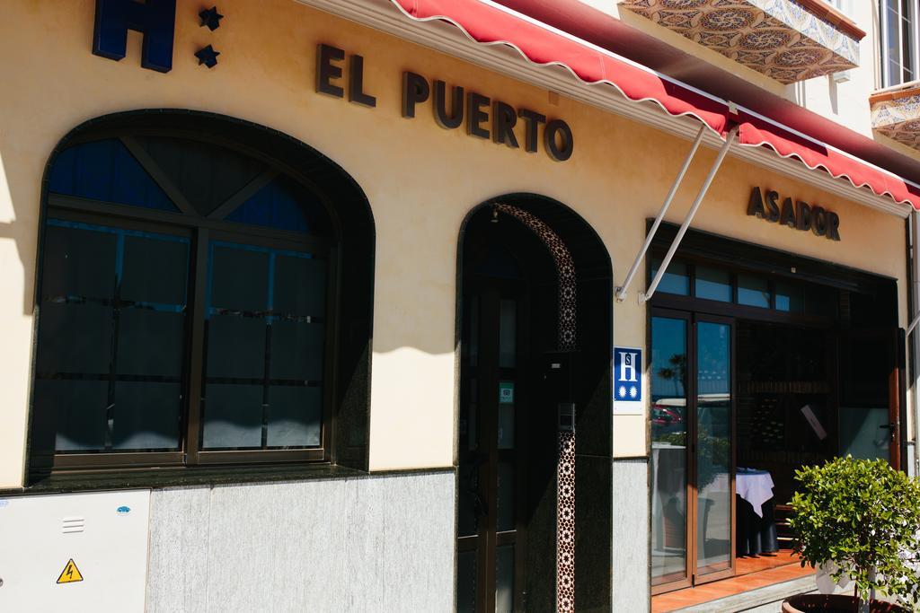 Hostal El Puerto Калета Де Велес Екстериор снимка